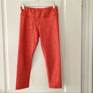 Lucy Printed Capri Athletic Leggings Size Small